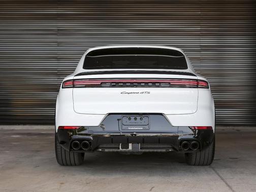 2026 Porsche Cayenne GTS
