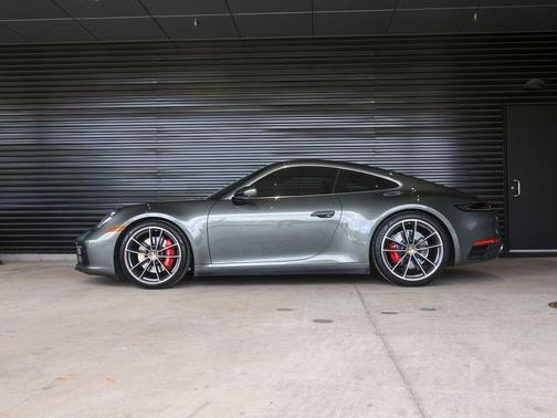 2022 Porsche 911 Carrera 4S
