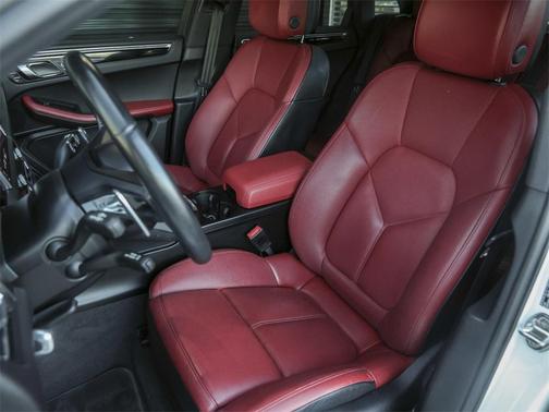 2022 Porsche Macan S