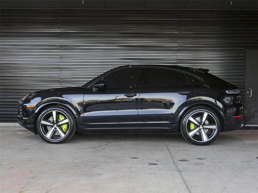 2025 Porsche Cayenne Base