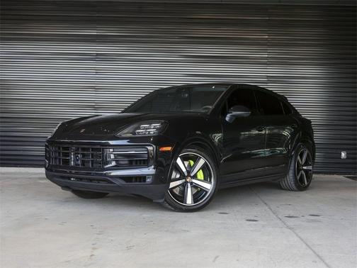 2025 Porsche Cayenne Base