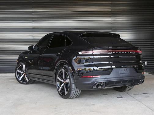 2025 Porsche Cayenne Base