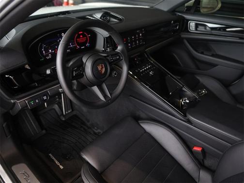 2025 Porsche Panamera E-Hybrid 4