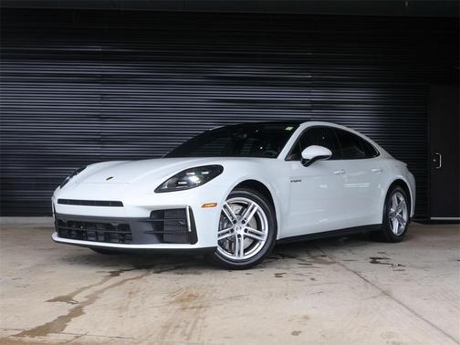 2025 Porsche Panamera E-Hybrid 4
