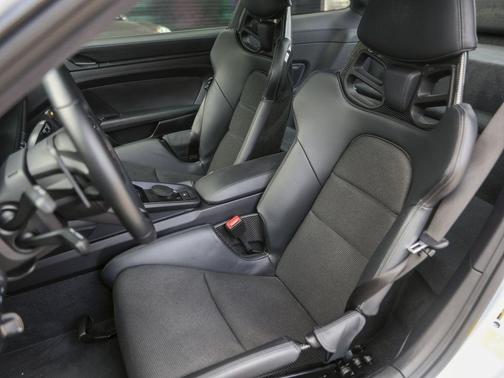 Dolomite Silver Metallic 2022 Porsche 911 GT3