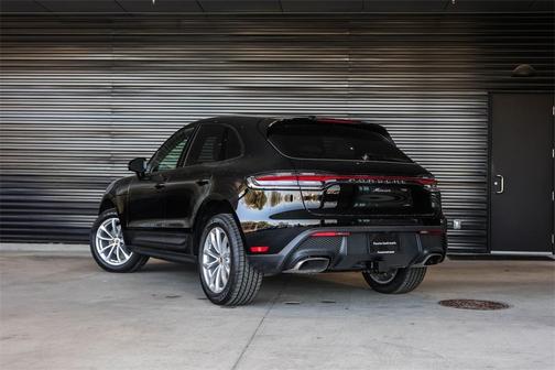 2025 Porsche Macan T