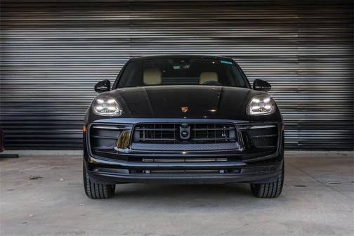 2025 Porsche Macan T