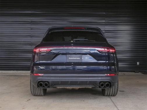 2023 Porsche Cayenne Platinum Edition