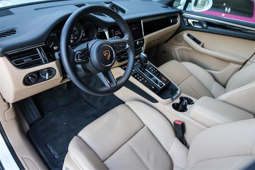 2025 Porsche Macan T