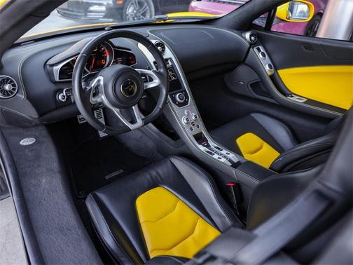 2013 McLaren MP4-12C Base