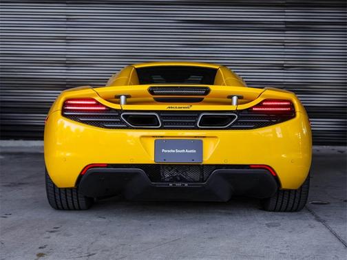 2013 McLaren MP4-12C Base