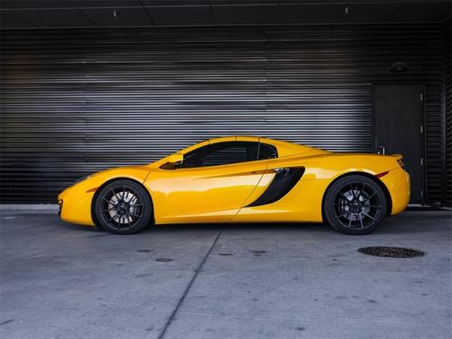 2013 McLaren MP4-12C Base