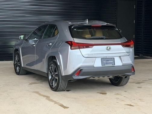 Iridium 2025 Lexus UX 300h 300H