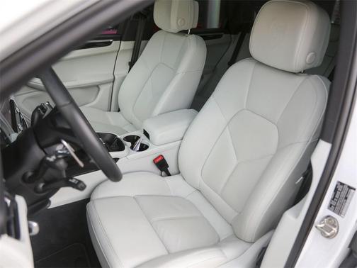 2023 Porsche Macan S