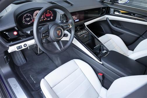 2024 Porsche Panamera Base