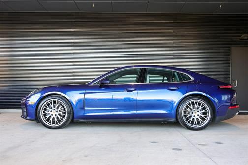 2024 Porsche Panamera Base