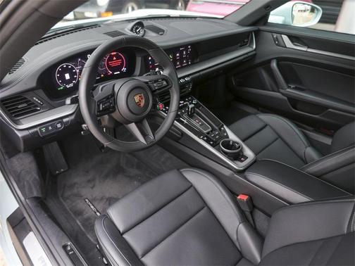 2025 Porsche 911 Carrera