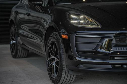 2025 Porsche Macan T