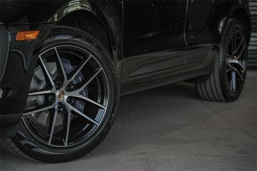 2025 Porsche Macan T