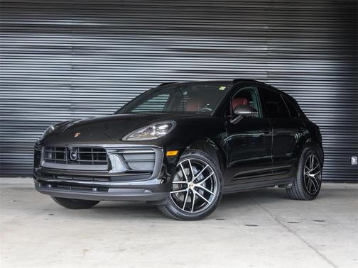 2025 Porsche Macan T