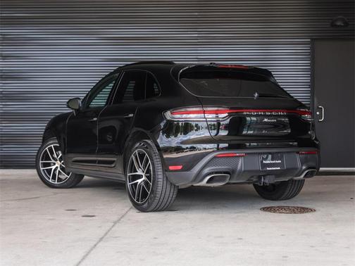 2025 Porsche Macan T