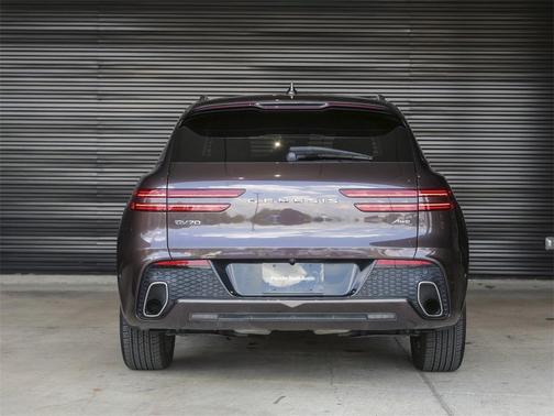 2023 Genesis GV70 2.5T