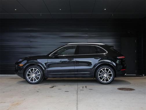 2024 Porsche Cayenne Base