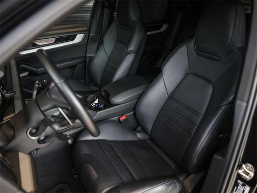 2024 Porsche Cayenne Base
