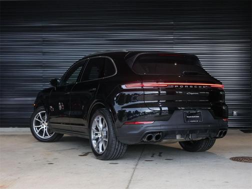 2024 Porsche Cayenne Base
