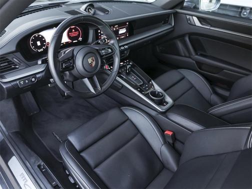 2025 Porsche 911 Carrera