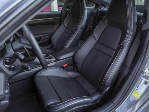 2025 Porsche 911 Carrera