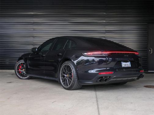 2023 Porsche Panamera GTS