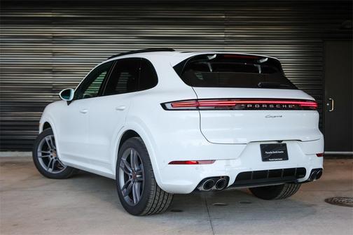 2025 Porsche Cayenne Base