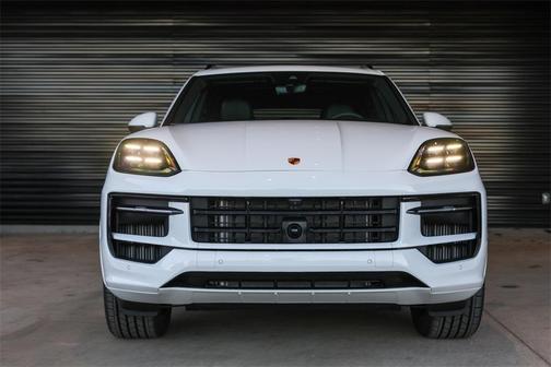 2025 Porsche Cayenne Base