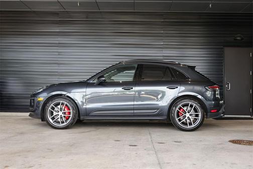 2022 Porsche Macan S