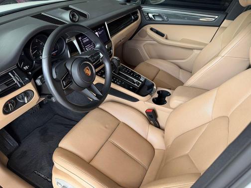 White 2023 Porsche Macan