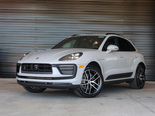 2025 Porsche Macan Base