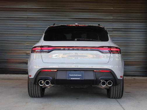 2025 Porsche Macan Base