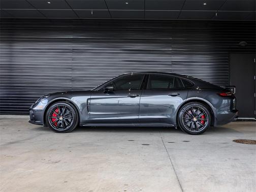 2018 Porsche Panamera Turbo S