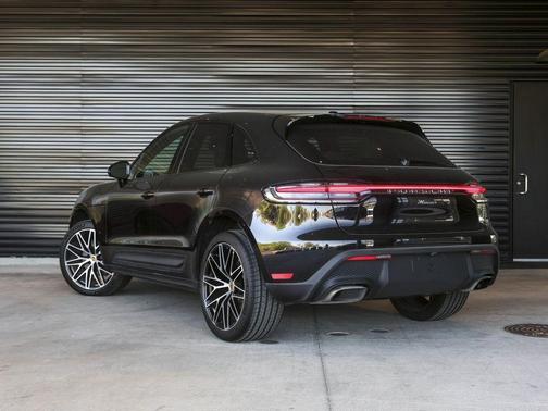 Jet Black 2026 Porsche Macan