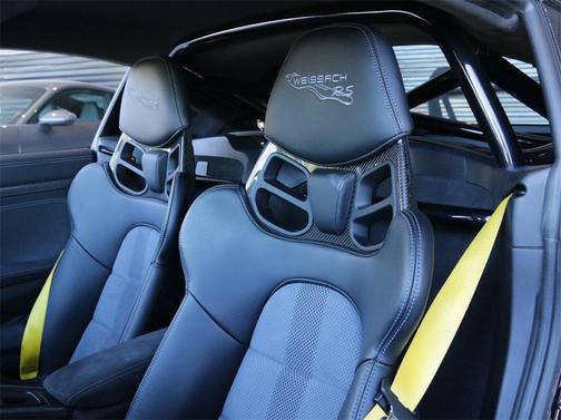 2024 Porsche 718 Cayman GT4 RS