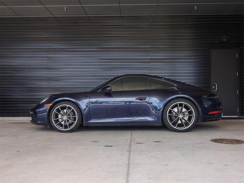 2021 Porsche 911 Carrera