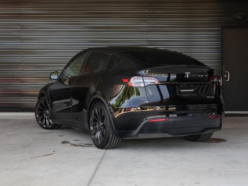 2023 Tesla Model Y Performance
