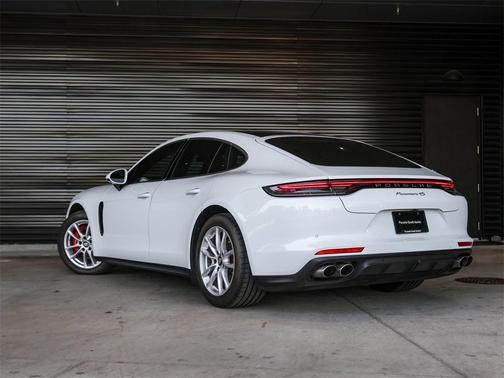 2023 Porsche Panamera 4S