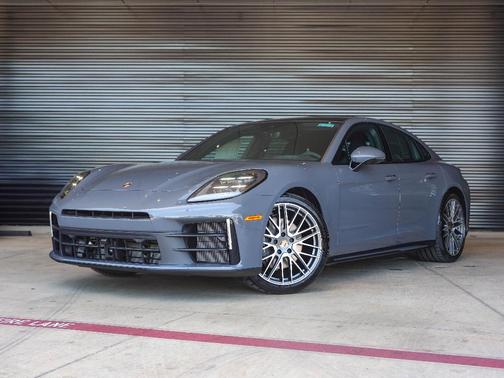 2025 Porsche Panamera 4