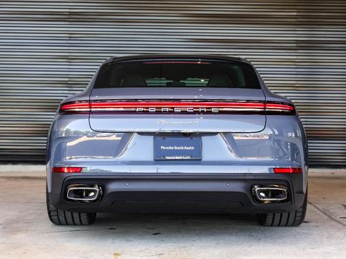 2025 Porsche Panamera 4