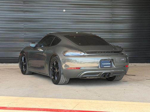 Aventurine Green Metallic 2024 Porsche 718 Cayman Style Edition