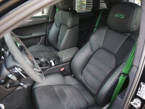 2026 Porsche Macan GTS