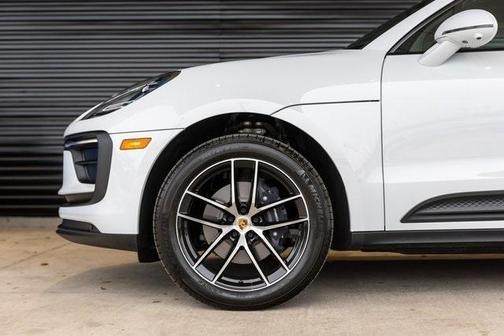 2024 Porsche Macan T