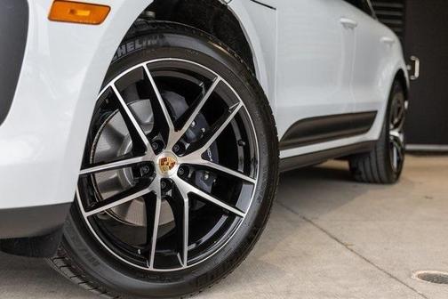 2024 Porsche Macan T